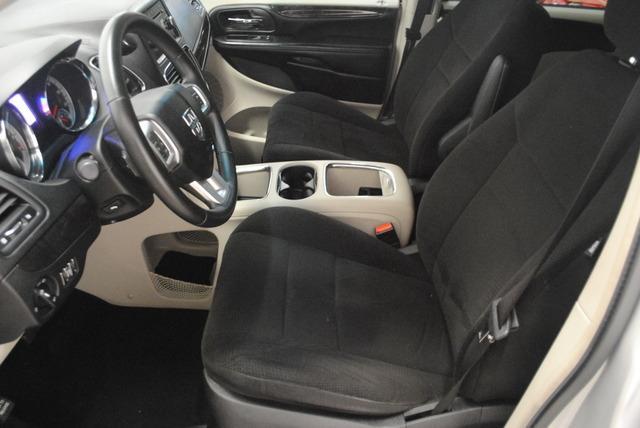 Dodge Grand Caravan 2012 photo 11