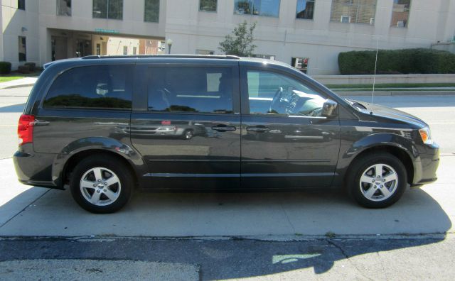 Dodge Grand Caravan 2012 photo 2