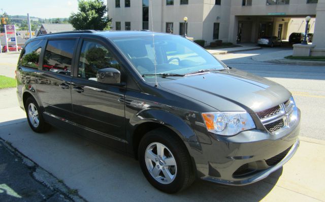 Dodge Grand Caravan 2012 photo 3