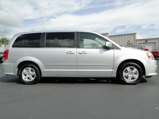 Dodge Grand Caravan 2012 photo 2