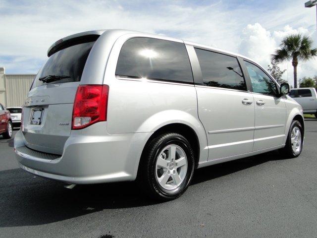 Dodge Grand Caravan 2012 photo 3