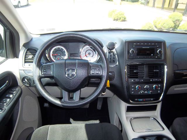Dodge Grand Caravan 2012 photo 1