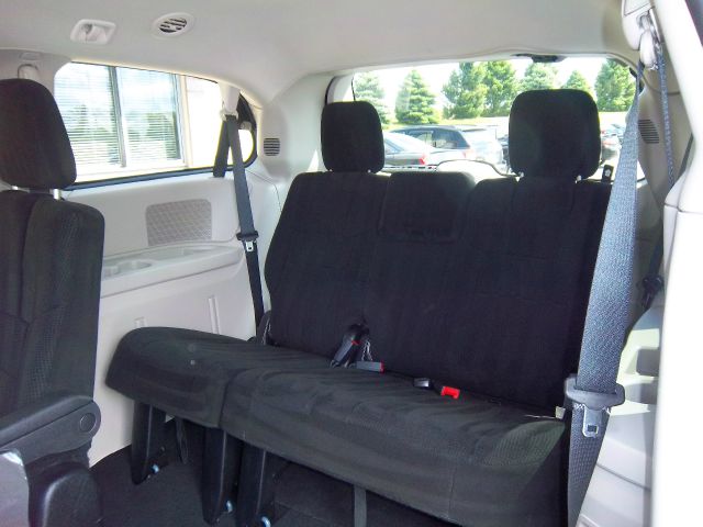 Dodge Grand Caravan 2012 photo 2
