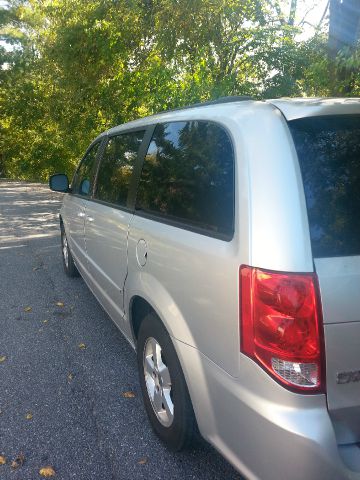 Dodge Grand Caravan 2012 photo 2
