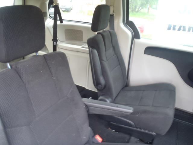 Dodge Grand Caravan 2012 photo 3