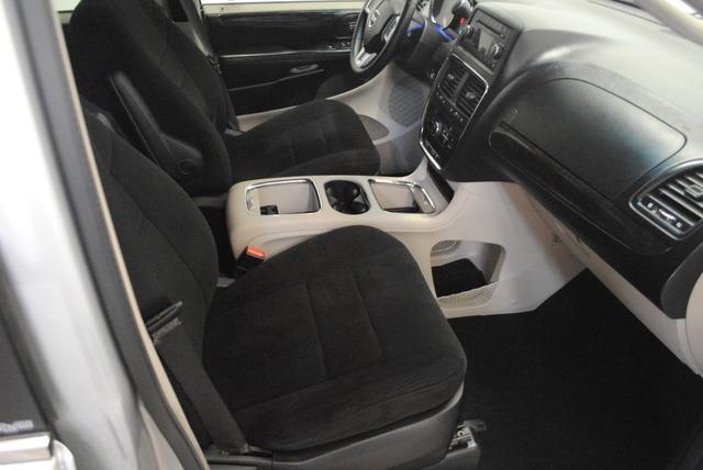 Dodge Grand Caravan 2012 photo 24