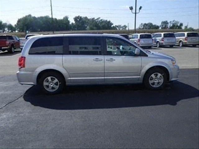 Dodge Grand Caravan 2012 photo 3