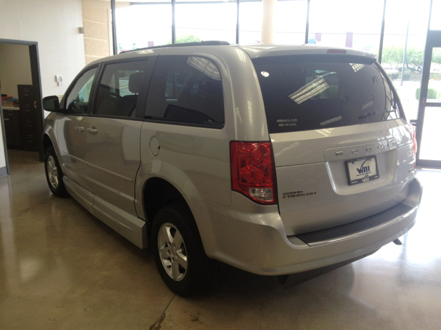 Dodge Grand Caravan 2012 photo 2