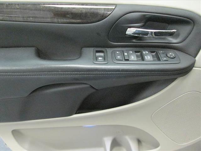 Dodge Grand Caravan 2012 photo 10