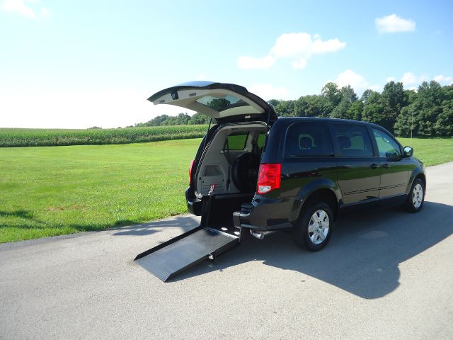 Dodge Grand Caravan 2012 photo 2