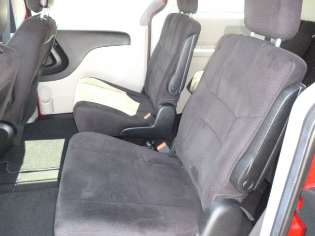 Dodge Grand Caravan 2012 photo 23