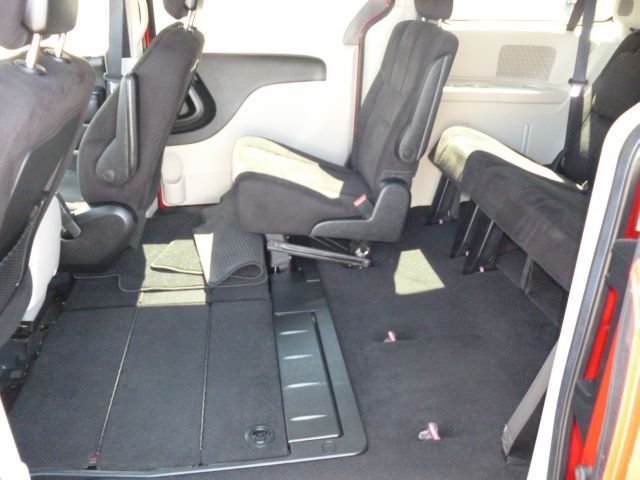 Dodge Grand Caravan 2012 photo 3
