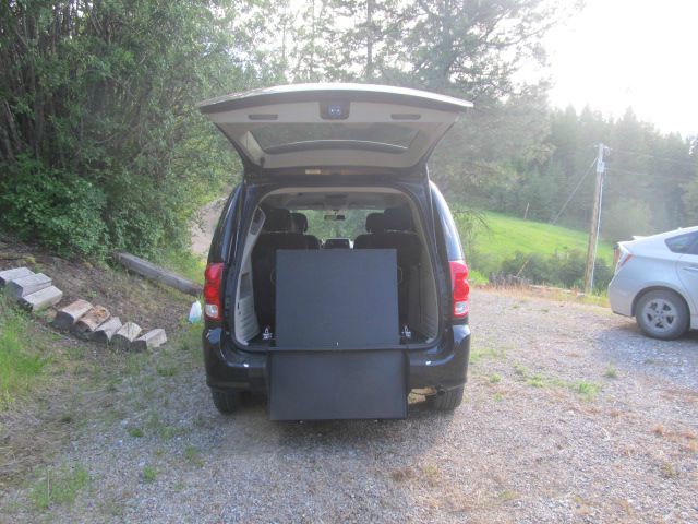 Dodge Grand Caravan 2012 photo 3