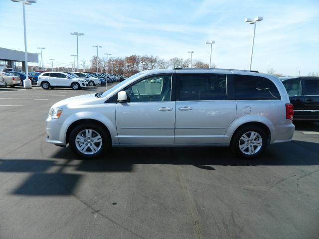 Dodge Grand Caravan 2012 photo 2