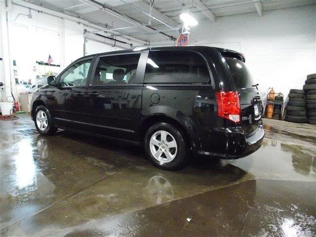Dodge Grand Caravan 2012 photo 3