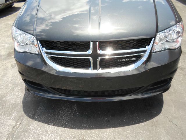 Dodge Grand Caravan 2012 photo 2