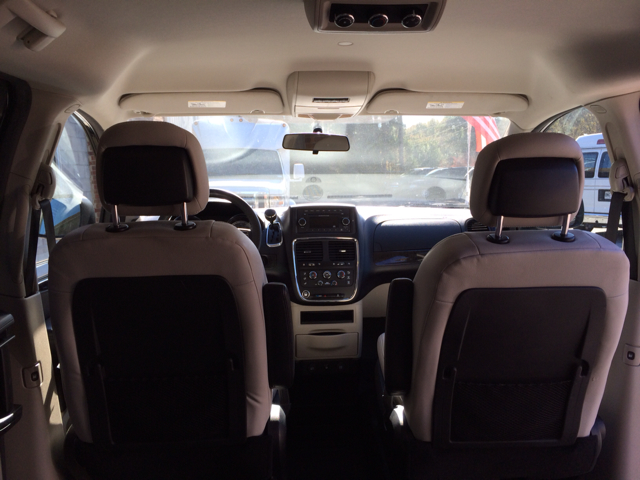 Dodge Grand Caravan 2012 photo 2