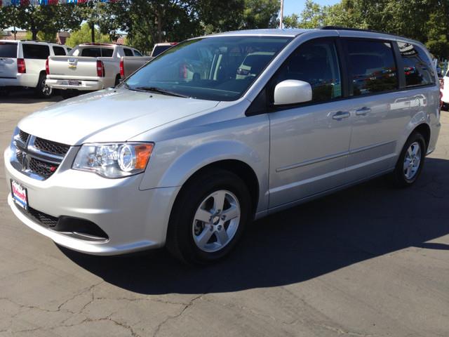 Dodge Grand Caravan 2012 photo 1