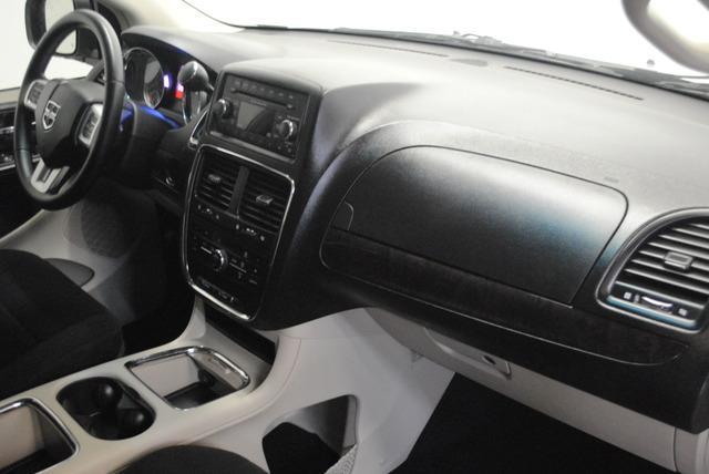 Dodge Grand Caravan 2012 photo 15