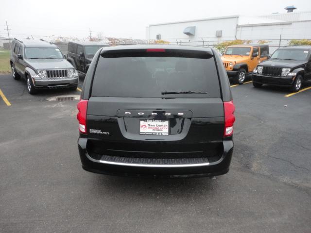 Dodge Grand Caravan 2012 photo 3