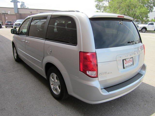 Dodge Grand Caravan 2012 photo 3