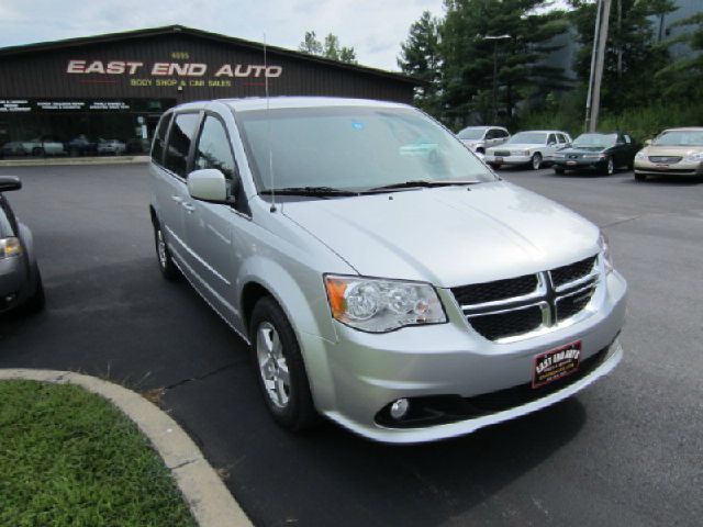 Dodge Grand Caravan 2012 photo 3