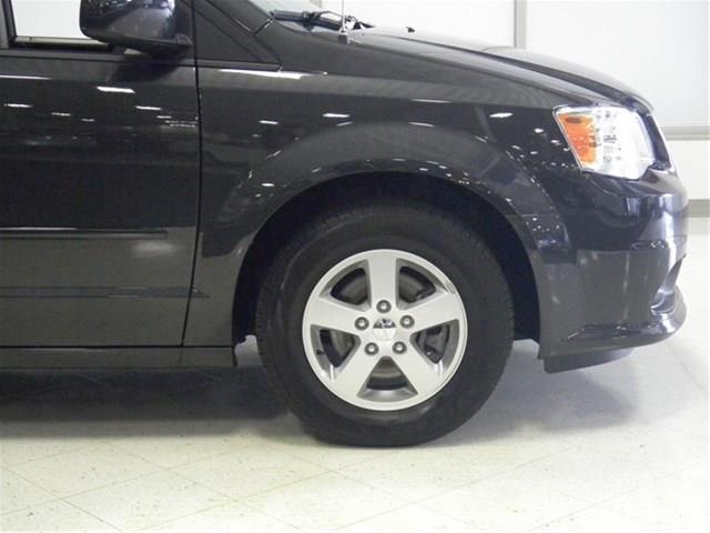 Dodge Grand Caravan 2012 photo 2
