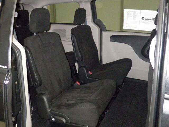 Dodge Grand Caravan 2012 photo 28