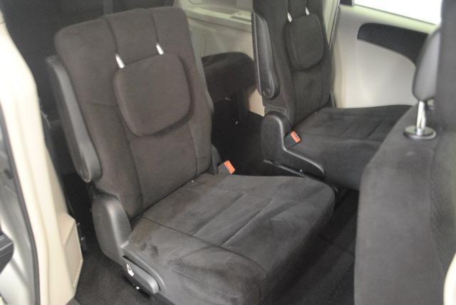 Dodge Grand Caravan 2012 photo 14