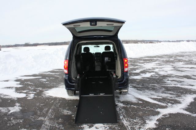 Dodge Grand Caravan 2013 photo 3