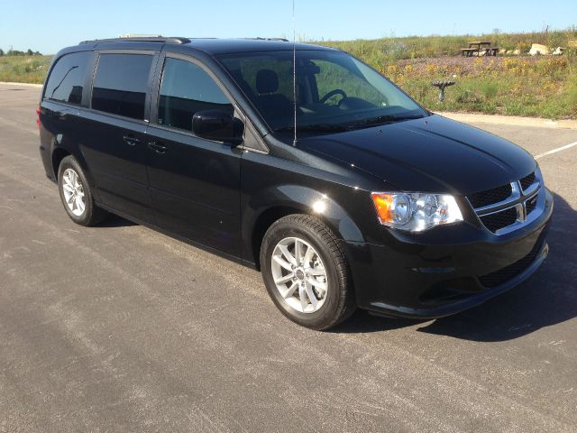 Dodge Grand Caravan 2013 photo 2