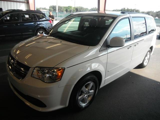 Dodge Grand Caravan 2013 photo 1