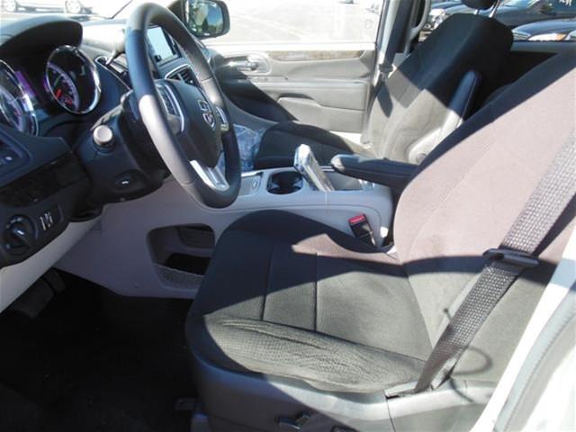 Dodge Grand Caravan 2013 photo 3