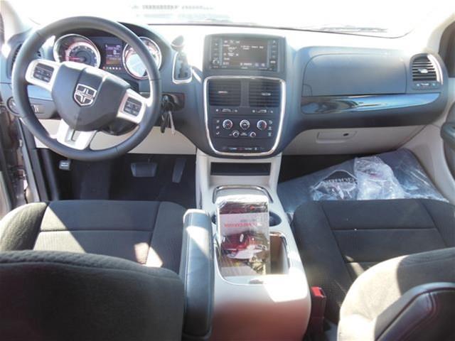 Dodge Grand Caravan 2013 photo 4