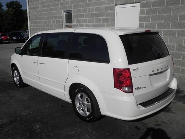 Dodge Grand Caravan 2013 photo 3
