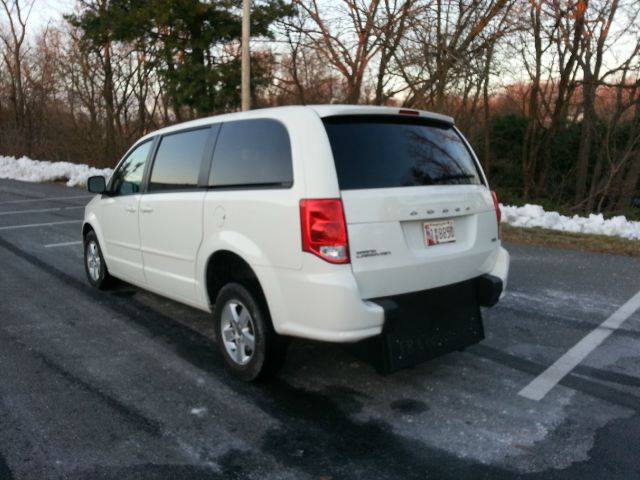 Dodge Grand Caravan 2013 photo 2