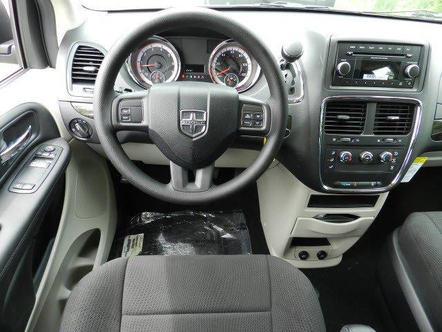 Dodge Grand Caravan 2013 photo 2