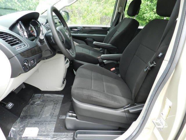 Dodge Grand Caravan 2013 photo 3