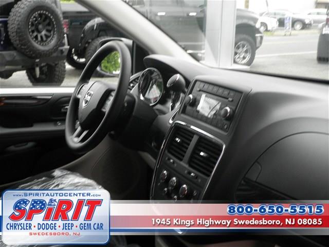 Dodge Grand Caravan 2013 photo 1