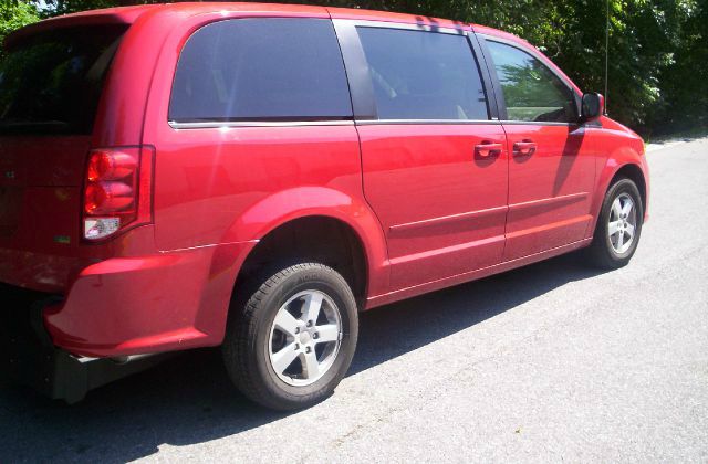 Dodge Grand Caravan 2013 photo 1