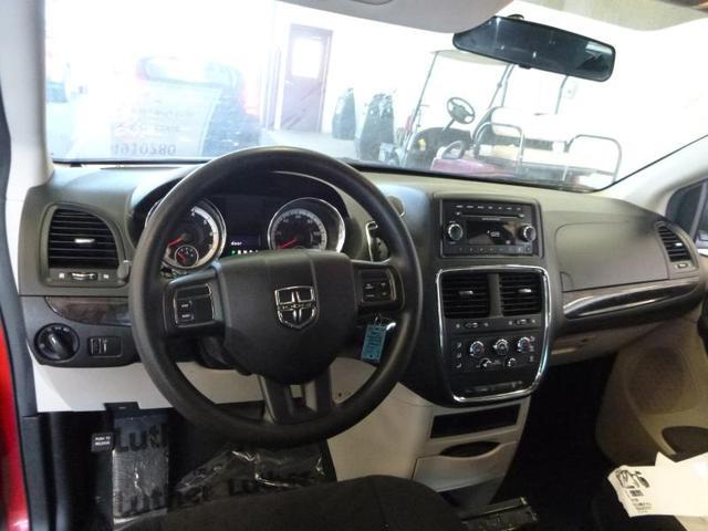 Dodge Grand Caravan 2013 photo 3