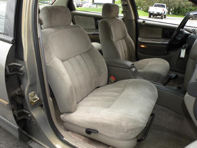 Dodge Intrepid 1994 photo 9