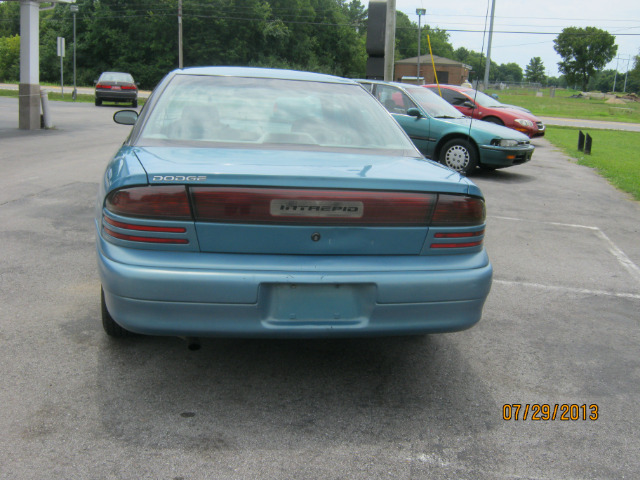 Dodge Intrepid 1997 photo 3
