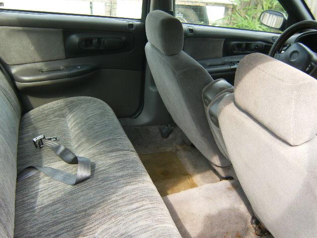 Dodge Intrepid 1997 photo 4