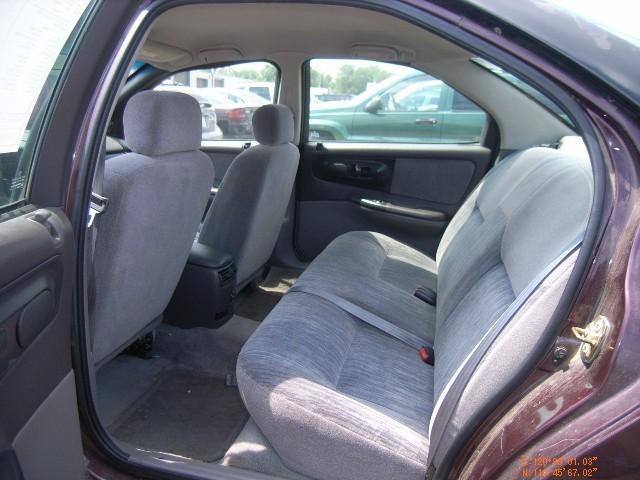 Dodge Intrepid 1997 photo 3