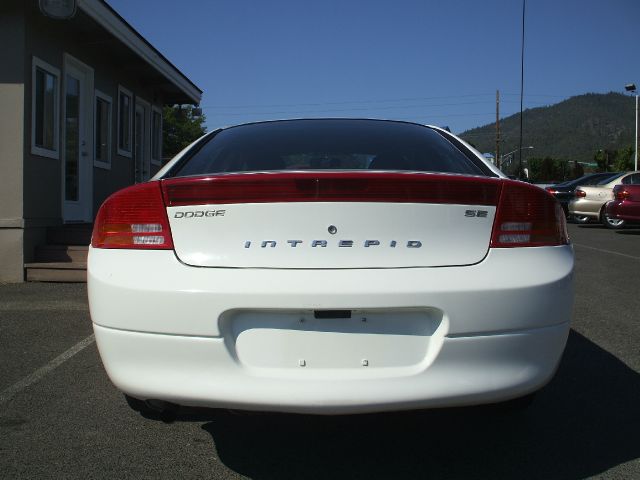 Dodge Intrepid 2002 photo 2