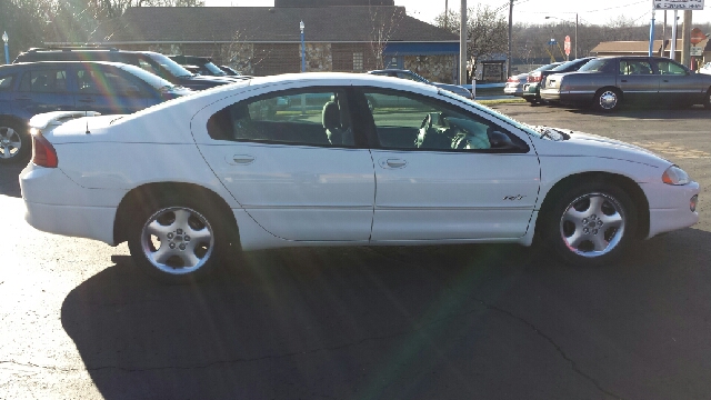 Dodge Intrepid 2002 photo 2