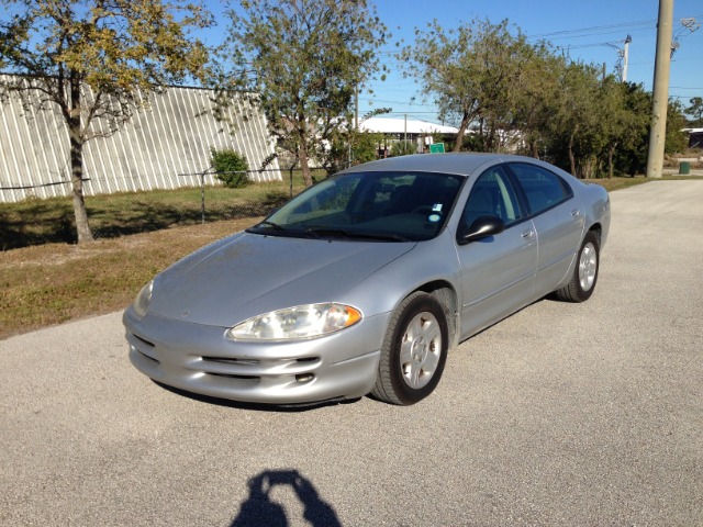 Dodge Intrepid 2003 photo 1