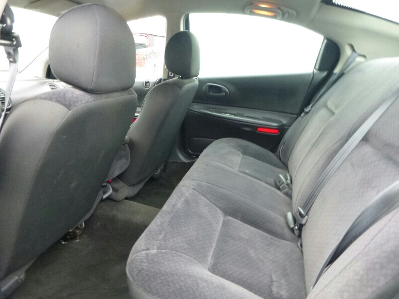 Dodge Intrepid 2004 photo 1