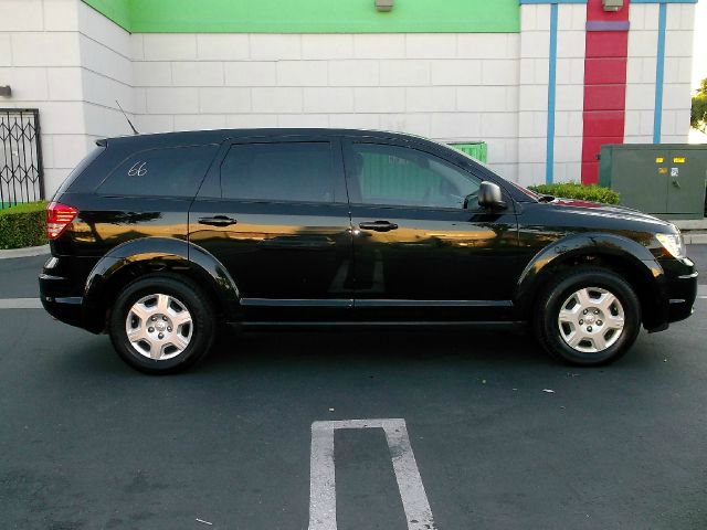 Dodge Journey 2010 photo 2